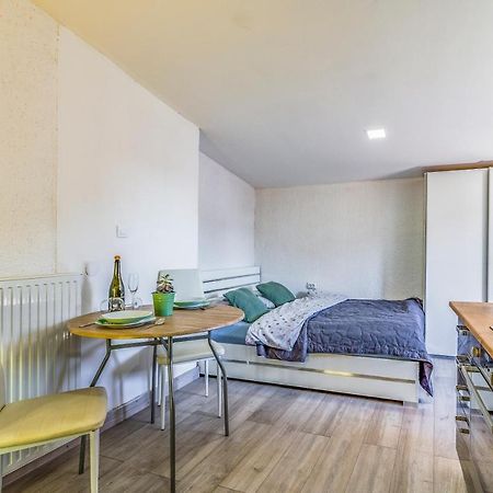 Apartments Tamara Медулин Екстериор снимка