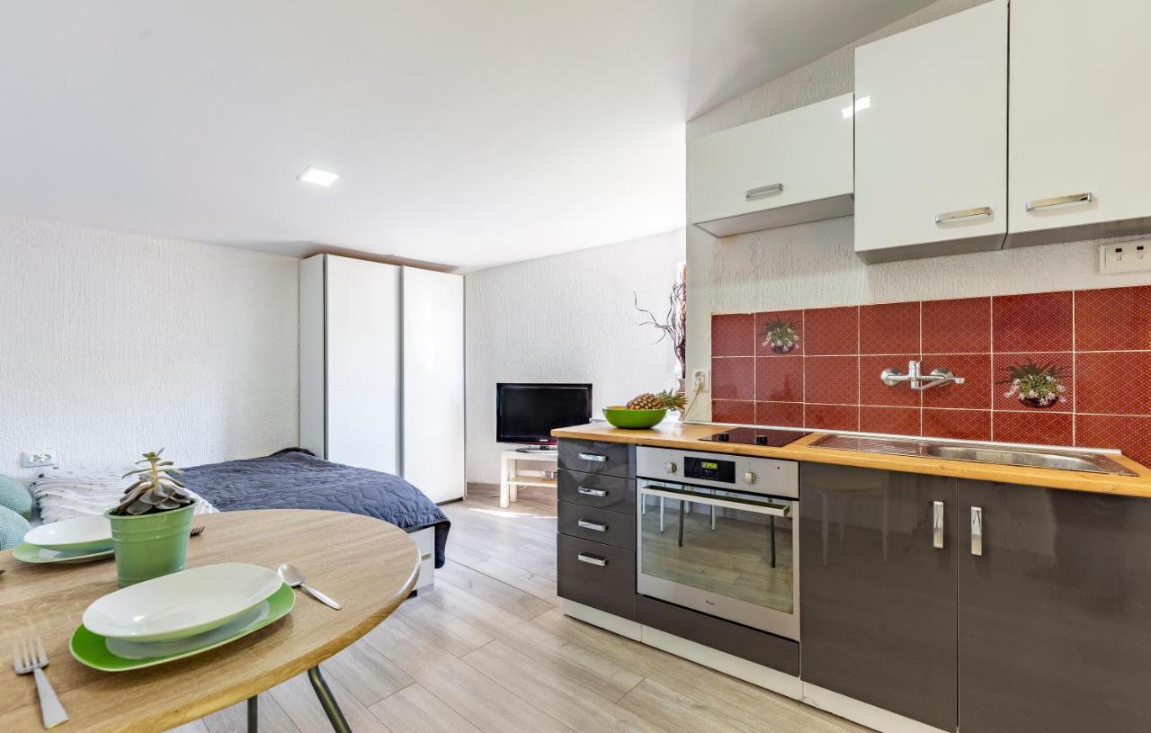 Apartments Tamara Медулин Екстериор снимка